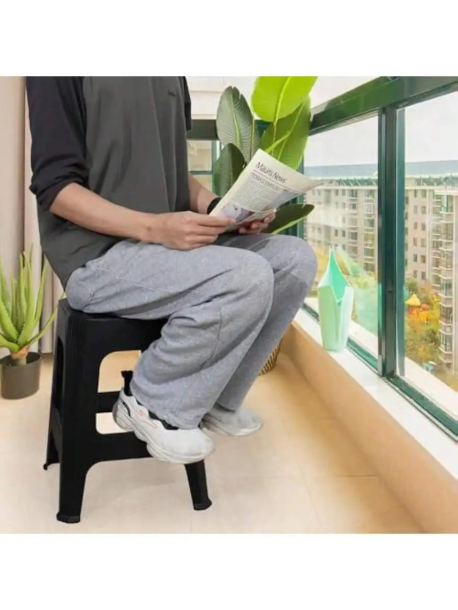 C115 18.7 Inch High Plastic Stool, Black Backless Stool for Kitchen